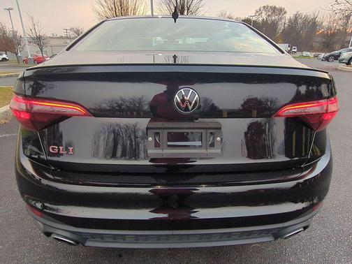 2024 Volkswagen Jetta GLI 2.0T Autobahn