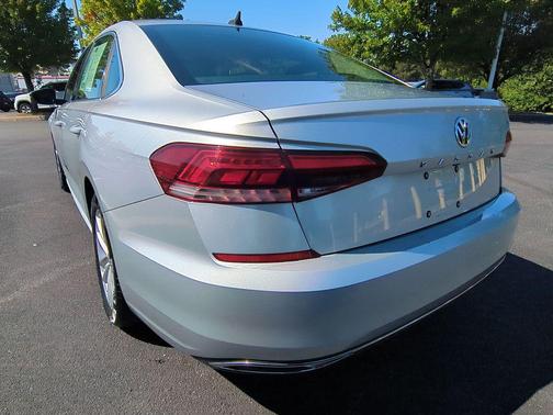 2020 Volkswagen Passat 2.0T SE