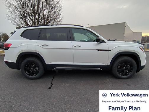 Opal White Pearl 2026 Volkswagen Atlas Peak Edition