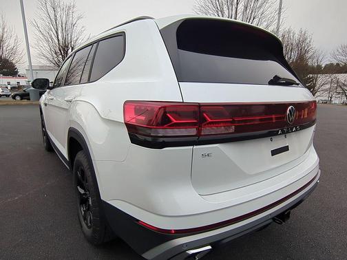 2026 Volkswagen Atlas Peak Edition