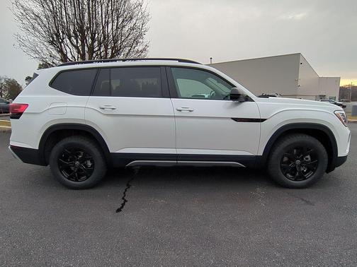 2026 Volkswagen Atlas Peak Edition