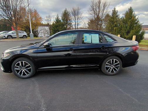 2025 Volkswagen Jetta 1.5T SE