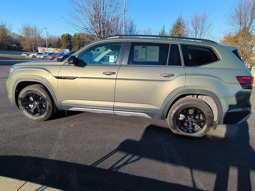 2025 Volkswagen Atlas 2.0T Peak Edition