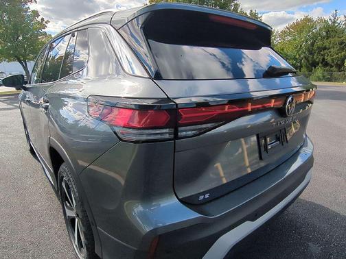 2025 Volkswagen Tiguan 2.0T SE 4MOTION