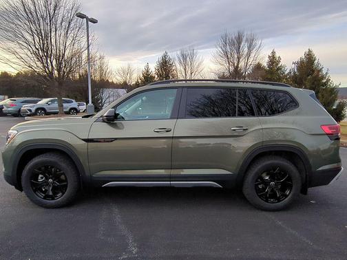 2026 Volkswagen Atlas Peak Edition