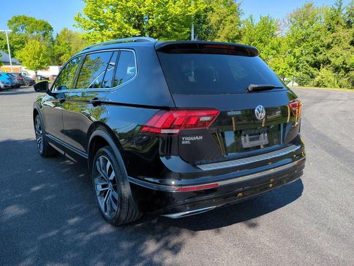 Deep Black 2021 Volkswagen Tiguan 2.0T SEL R-Line 4MOTION