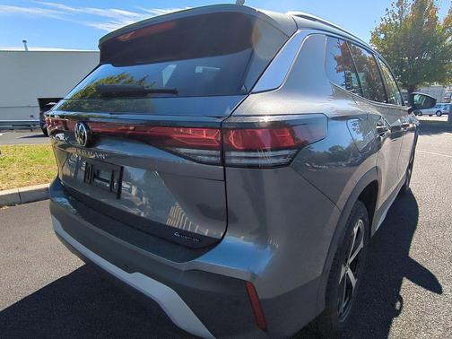2025 Volkswagen Tiguan 2.0T SE 4MOTION