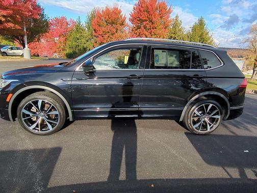 2022 Volkswagen Tiguan 2.0T SEL R-Line 4MOTION