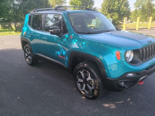 Bikini Metallic Clearcoat 2022 Jeep Renegade Trailhawk