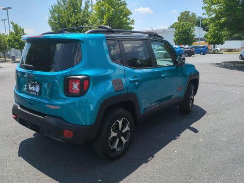 Bikini Metallic Clearcoat 2022 Jeep Renegade Trailhawk