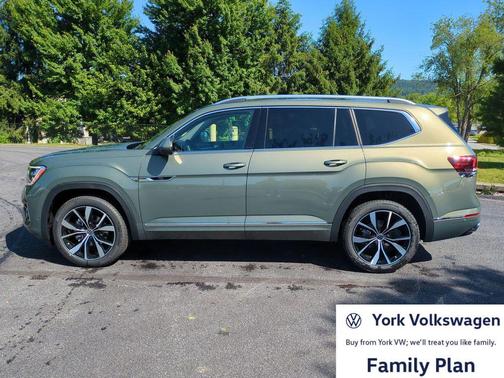 Avocado Green Pearl 2026 Volkswagen Atlas 2.0T SEL Premium R-Line 4MOTION