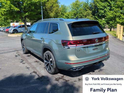 Avocado Green Pearl 2026 Volkswagen Atlas 2.0T SEL Premium R-Line 4MOTION
