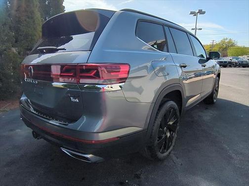 2025 Volkswagen Atlas 2.0T SE w/Technology 4MOTION