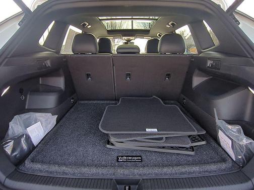 2025 Volkswagen Tiguan 2.0T SE R-Line Black 4MOTION