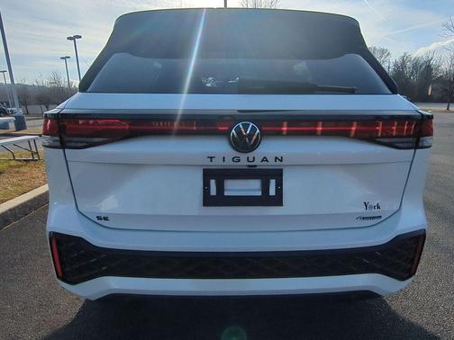 2025 Volkswagen Tiguan 2.0T SE R-Line Black 4MOTION