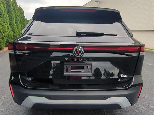 2025 Volkswagen Tiguan 2.0T SE 4MOTION