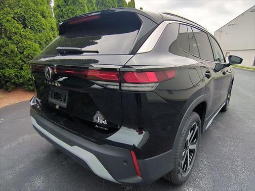 2025 Volkswagen Tiguan 2.0T SE 4MOTION