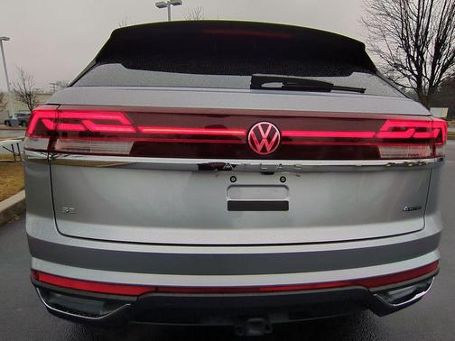 2025 Volkswagen Atlas Cross Sport 2.0T SE w/Technology 4MOTION