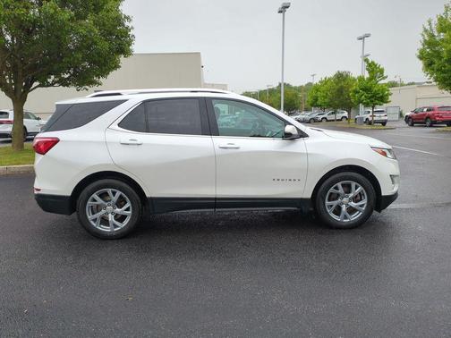 Iridescent Pearl Tricoat 2019 Chevrolet Equinox 1LT