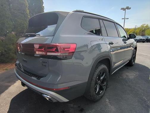 2025 Volkswagen Atlas 2.0T Peak Edition