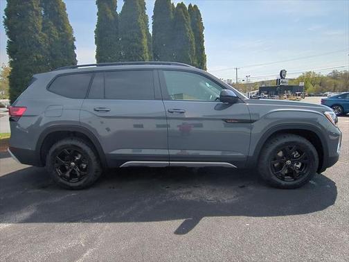 2025 Volkswagen Atlas 2.0T Peak Edition