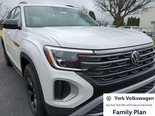 Opal White Pearl 2026 Volkswagen Atlas Peak Edition