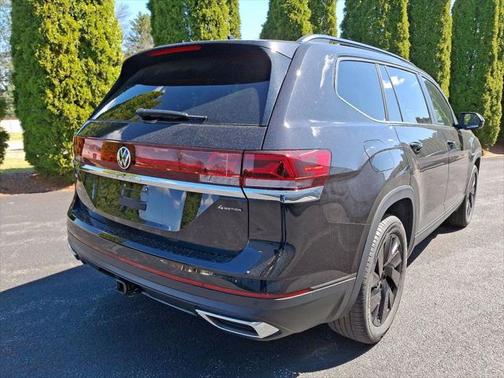 2025 Volkswagen Atlas 2.0T SE w/Technology 4MOTION