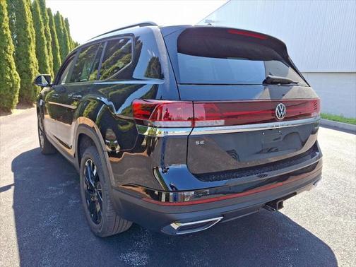 2025 Volkswagen Atlas 2.0T SE w/Technology 4MOTION
