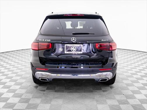 2025 Mercedes-Benz GLB 250 4MATIC