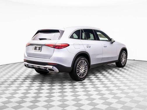2026 Mercedes-Benz GLC 300 4MATIC