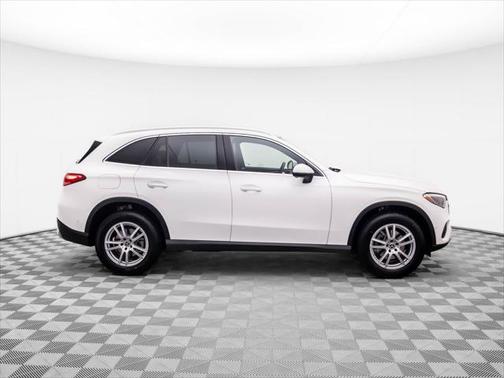 2025 Mercedes-Benz GLC 300 4MATIC