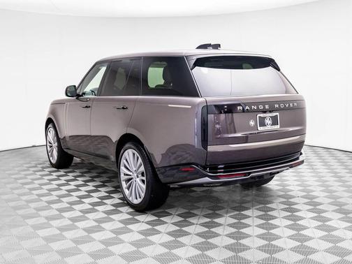 2025 Land Rover Range Rover P400 SE