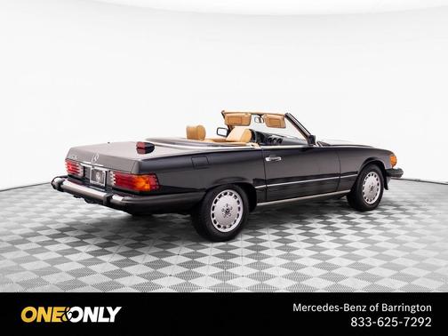 Black 1987 Mercedes-Benz S-Class 560 SL