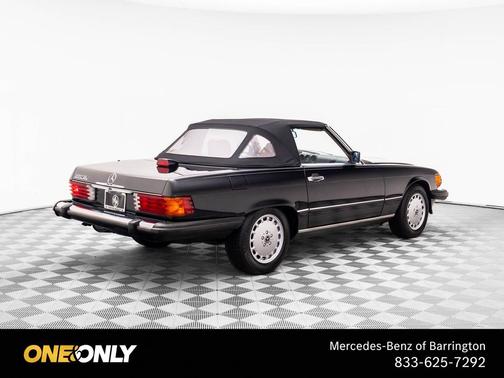 Black 1987 Mercedes-Benz S-Class 560 SL