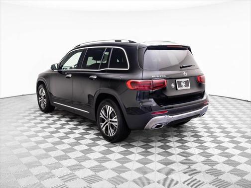 2025 Mercedes-Benz GLB 250 4MATIC