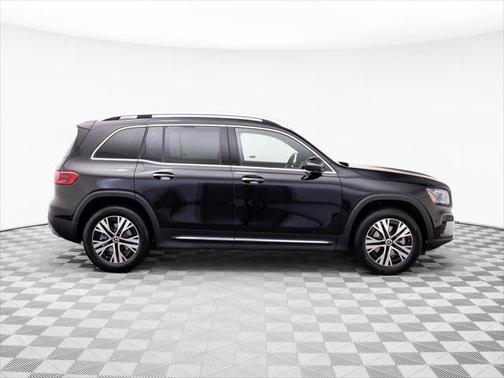 2025 Mercedes-Benz GLB 250 4MATIC