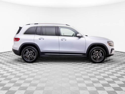 Cirrus Silver Metallic 2026 Mercedes-Benz GLB 250 4MATIC