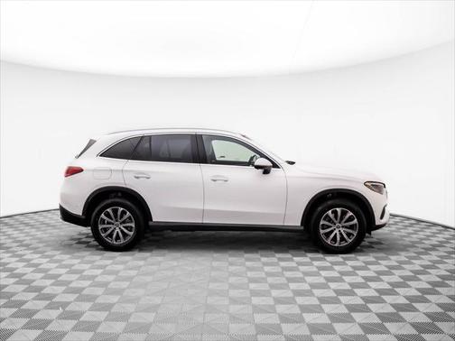 2025 Mercedes-Benz GLC 300 4MATIC