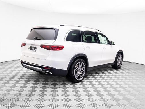 2026 Mercedes-Benz GLS 450 4MATIC