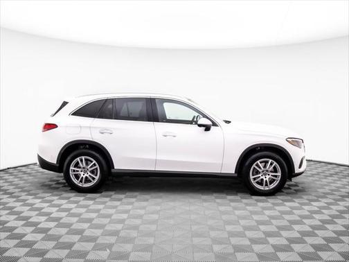 2025 Mercedes-Benz GLC 300 4MATIC