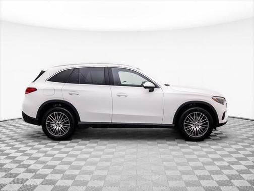 2025 Mercedes-Benz GLC 300 4MATIC