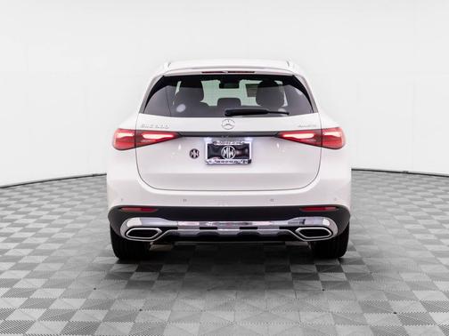 2026 Mercedes-Benz GLC 300 4MATIC