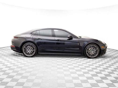 2024 Porsche Panamera 4