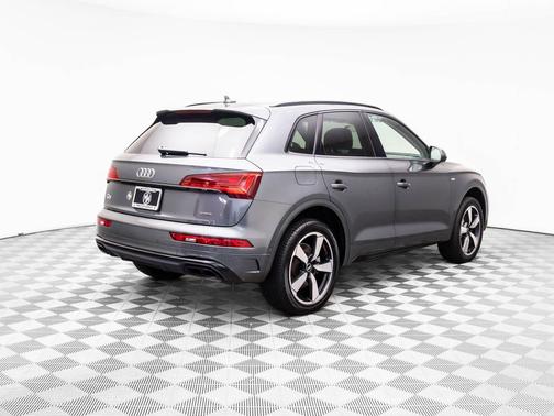 2022 Audi Q5 45 S line Prestige