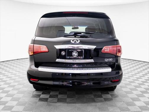 2017 INFINITI QX80 Base