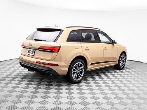 2025 Audi Q7 45 Premium Plus