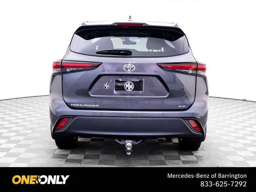Magnetic Gray Metallic 2024 Toyota Highlander XLE