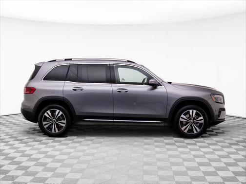2025 Mercedes-Benz GLB 250 4MATIC