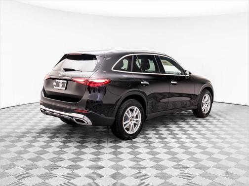 2025 Mercedes-Benz GLC 300 4MATIC