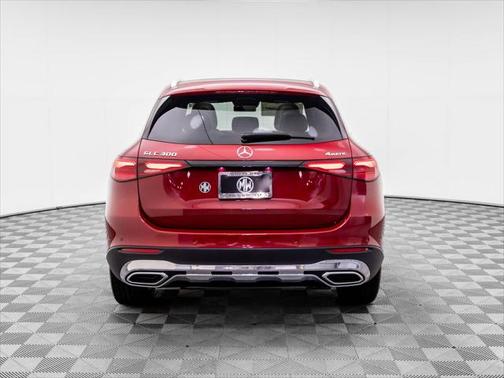 2025 Mercedes-Benz GLC 300 4MATIC